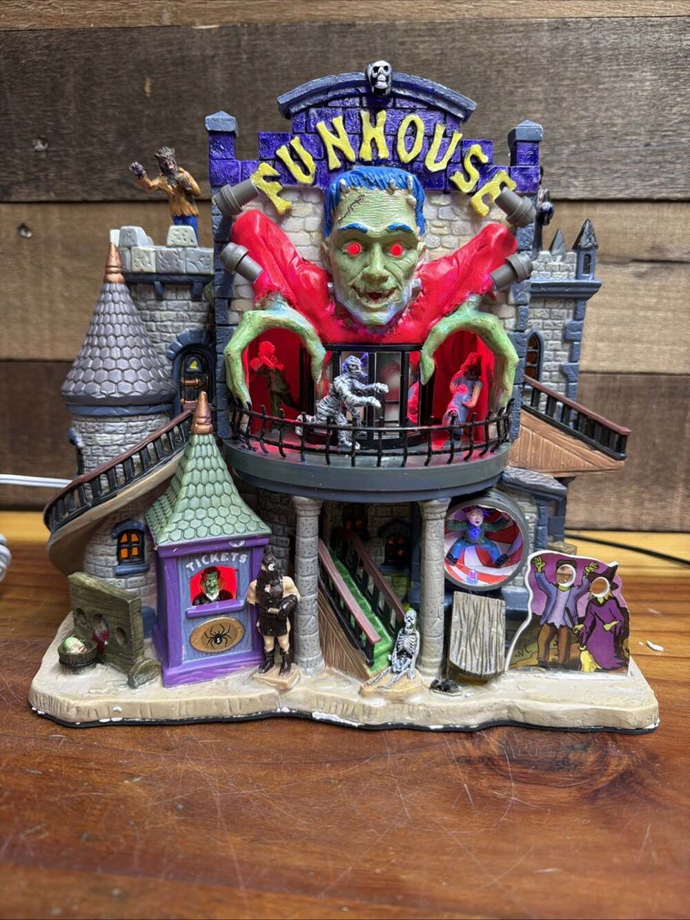 Lemax Spooky Town Animated Illuminated Funhouse Halloween Village In Box